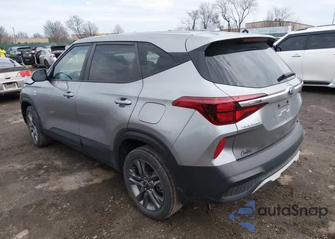 2021 Kia Seltos Lx z USA, uszkodzony, nr VIN KNDEPCAAXM7152830